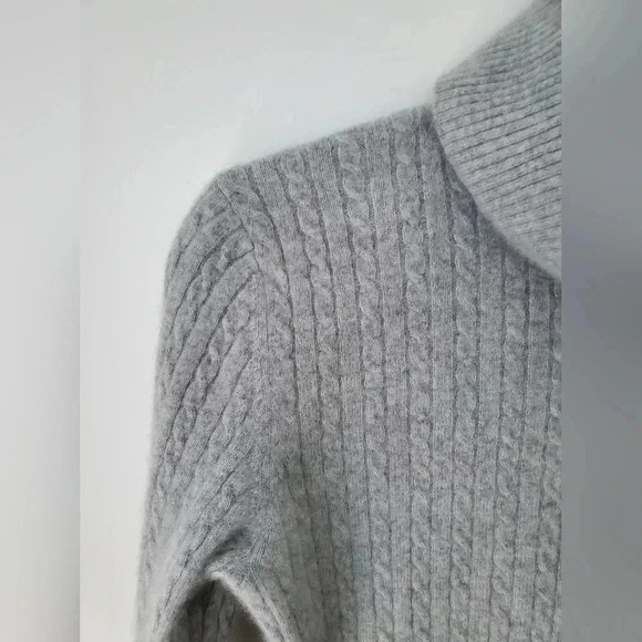 Jones New  York cashmere cable knit turtleneck sweater - Picture 2 of 9